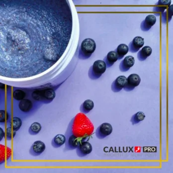 CALLUX BLACKBERRY Cukraus pilingas kūnui ir pėdoms 400gr.